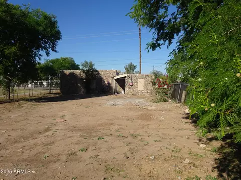 Exterior - 2821 E Adams St, Phoenix, AZ 85034 photo 4 of 6