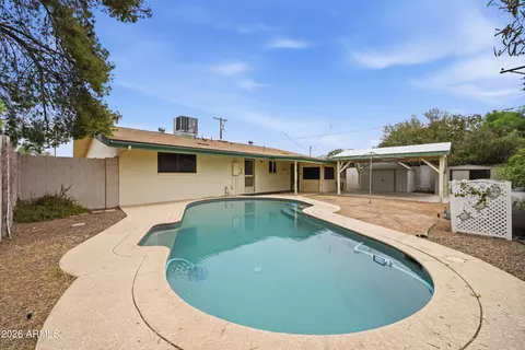 Exterior - 891 W 4th Ave, Apache Junction, AZ 85120 photo 1 of 5