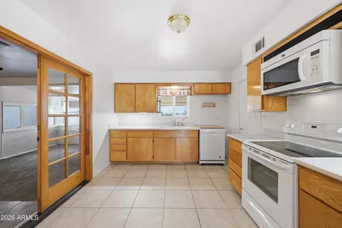 Kitchen - 891 W 4th Ave, Apache Junction, AZ 85120 photo 1 of 2