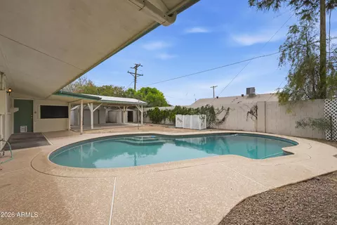 Exterior - 891 W 4th Ave, Apache Junction, AZ 85120 photo 3 of 5