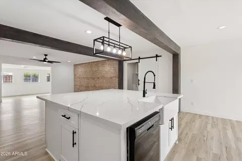 Kitchen - 7201 N 16th Dr, Phoenix, AZ 85021 photo 4 of 4