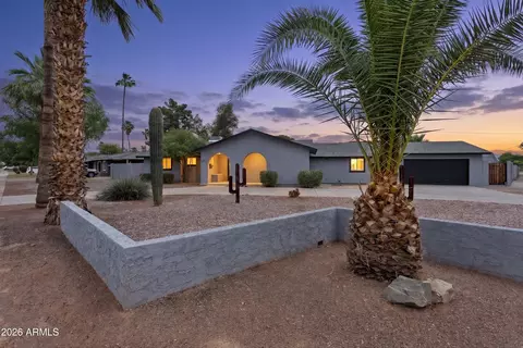 Exterior - 7201 N 16th Dr, Phoenix, AZ 85021 photo 2 of 8