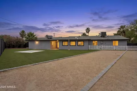 Exterior - 7201 N 16th Dr, Phoenix, AZ 85021 photo 1 of 8