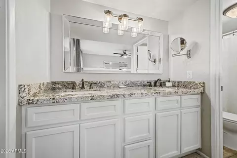 Bath - 3907 E Windrose Dr, Phoenix, AZ 85032 photo 1 of 4