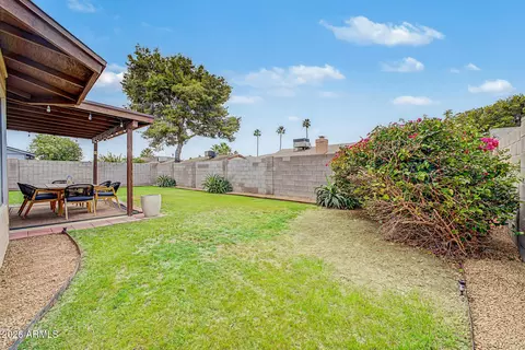 Exterior - 3907 E Windrose Dr, Phoenix, AZ 85032 photo 5 of 6