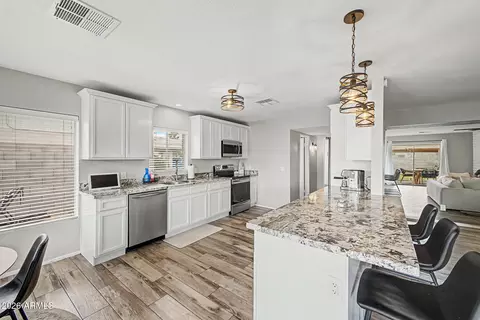 Kitchen - 3907 E Windrose Dr, Phoenix, AZ 85032 photo 3 of 6