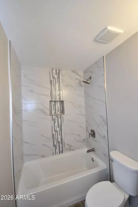 Bath - 3511 E Baseline Rd #1182, Phoenix, AZ 85042 photo 1 of 3