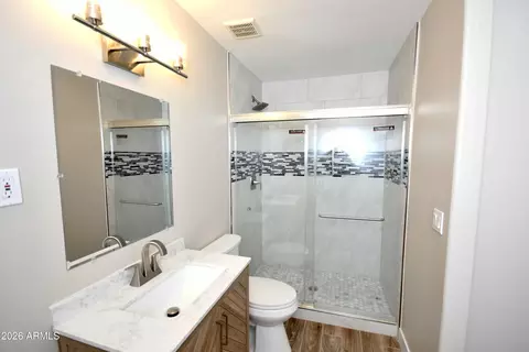 Bath - 3511 E Baseline Rd #1182, Phoenix, AZ 85042 photo 2 of 3