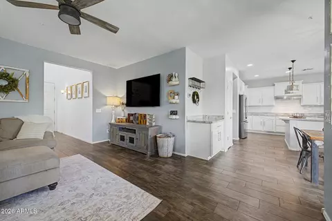 Entry Way - 5103 S Moccasin Trl, Gilbert, AZ 85298 photo 2 of 3