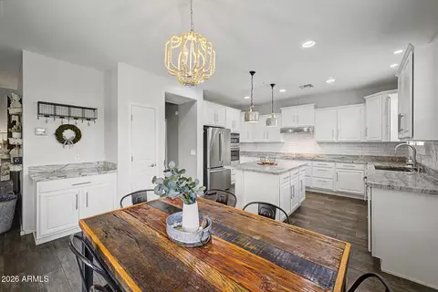 Kitchen - 5103 S Moccasin Trl, Gilbert, AZ 85298 photo 1 of 4
