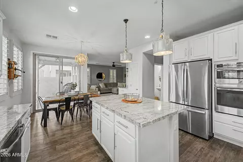 Kitchen - 5103 S Moccasin Trl, Gilbert, AZ 85298 photo 4 of 4