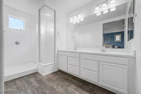 Bath - 5103 S Moccasin Trl, Gilbert, AZ 85298 photo 1 of 2