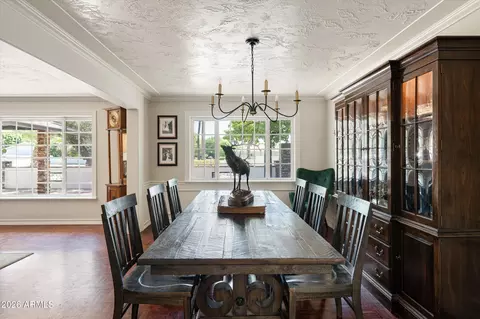 Dining - 7540 N 7th Ave, Phoenix, AZ 85021 photo 2 of 3