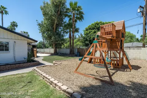 Exterior - 7540 N 7th Ave, Phoenix, AZ 85021 photo 9 of 15