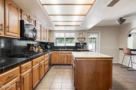 Kitchen - 7540 N 7th Ave, Phoenix, AZ 85021 photo 1 of 4