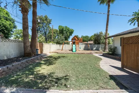 Exterior - 7540 N 7th Ave, Phoenix, AZ 85021 photo 7 of 15