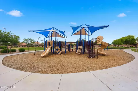 View/Area - 1985 E Hazeltine Way, Gilbert, AZ 85298 photo 2 of 12