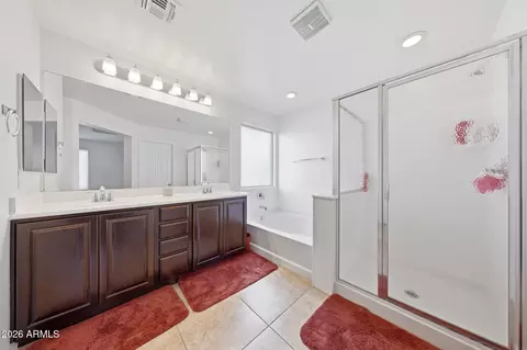 Bath - 1985 E Hazeltine Way, Gilbert, AZ 85298 photo 3 of 3