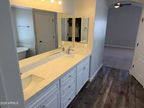 Bath - 3430 E Kesler Ln, Gilbert, AZ 85295 photo 3 of 5