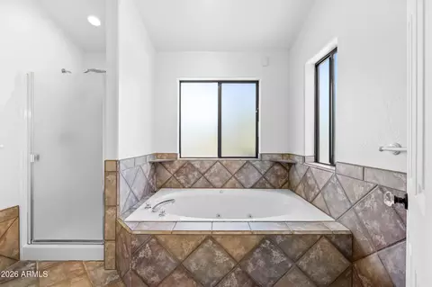 Bath - 218 E Mohawk Dr, Flagstaff, AZ 86005 photo 2 of 4