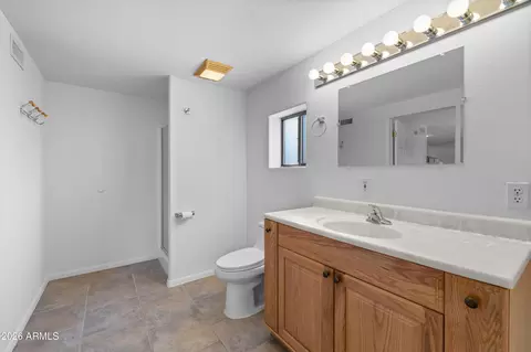 Bath - 218 E Mohawk Dr, Flagstaff, AZ 86005 photo 4 of 4