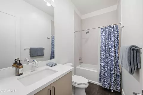 Bath - 2935 E Mulberry Dr, Phoenix, AZ 85016 photo 4 of 4
