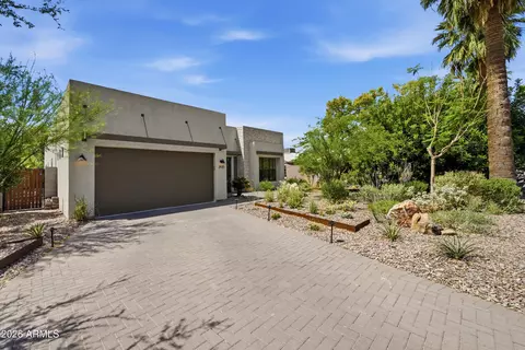 Exterior - 2935 E Mulberry Dr, Phoenix, AZ 85016 photo 2 of 6