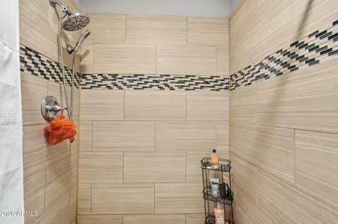 Bath - 4822 N 64 Dr, Phoenix, AZ 85033 photo 3 of 3
