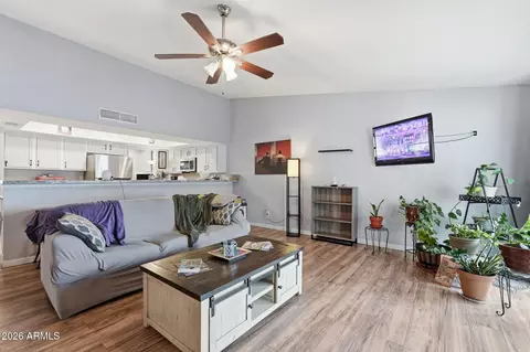 Living - 4822 N 64 Dr, Phoenix, AZ 85033 photo 3 of 3