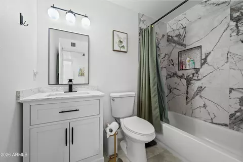 Bath - 3221 E Andorra Dr, Phoenix, AZ 85032 photo 1 of 2