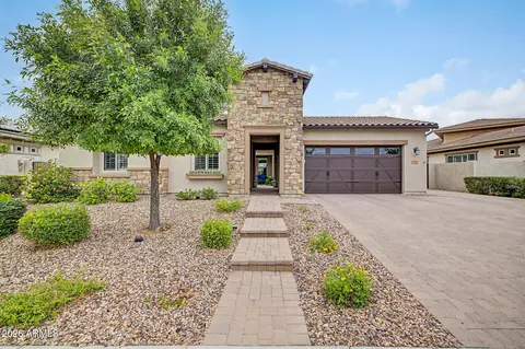 7637 S Barlow Dr, Gilbert, AZ 85298