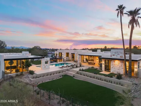 5709 N Harding Dr, Paradise Valley, AZ 85253