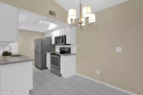 Dining - 5136 Evergreen St #1006, Mesa, AZ 85205 photo 2 of 2