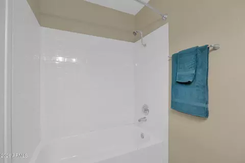 Bath - 5136 Evergreen St #1006, Mesa, AZ 85205 photo 3 of 3