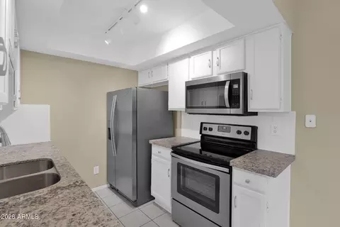 Kitchen - 5136 Evergreen St #1006, Mesa, AZ 85205 photo 3 of 3