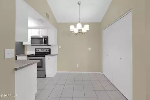 Dining - 5136 Evergreen St #1006, Mesa, AZ 85205 photo 1 of 2