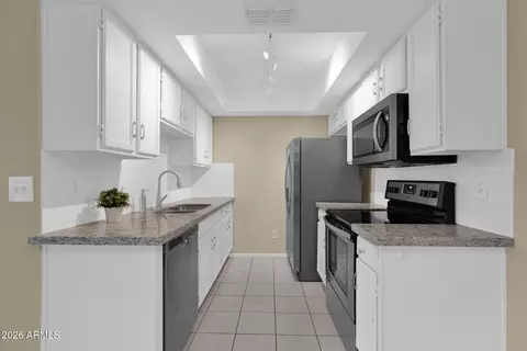 Kitchen - 5136 Evergreen St #1006, Mesa, AZ 85205 photo 1 of 3