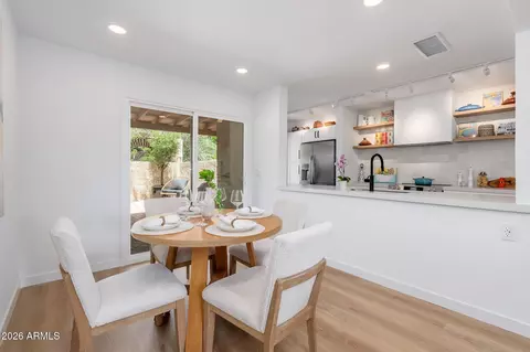 Dining - 4530 E Rhonda Dr, Phoenix, AZ 85018 photo 2 of 2