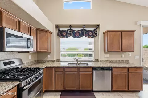 18273 N Canal Dr, Surprise, AZ 85374
