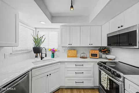 Kitchen - 2455 E Broadway Rd #65, Mesa, AZ 85204 photo 3 of 5
