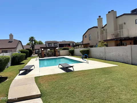 Exterior - 2518 E Shaw Butte Dr, Phoenix, AZ 85028 photo 3 of 4