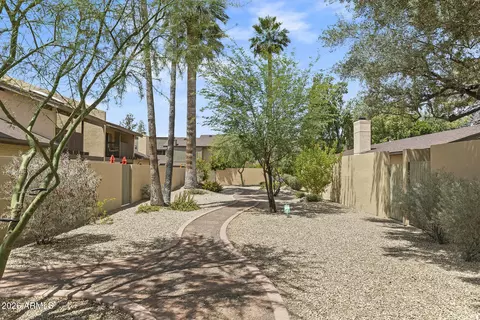 Exterior - 735 E Gardenia Dr, Phoenix, AZ 85020 photo 8 of 13