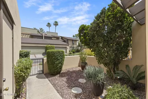 Exterior - 735 E Gardenia Dr, Phoenix, AZ 85020 photo 3 of 13