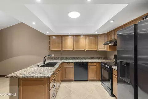 Kitchen - 735 E Gardenia Dr, Phoenix, AZ 85020 photo 2 of 3