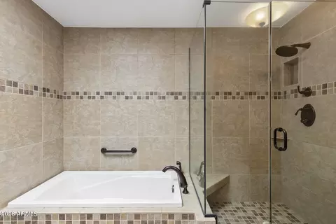Bath - 735 E Gardenia Dr, Phoenix, AZ 85020 photo 5 of 5