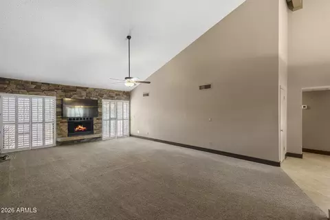 Living - 735 E Gardenia Dr, Phoenix, AZ 85020 photo 2 of 4