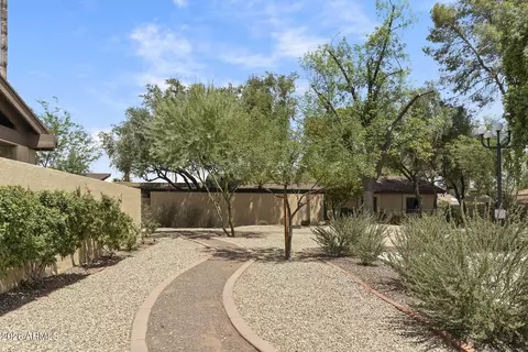 Exterior - 735 E Gardenia Dr, Phoenix, AZ 85020 photo 7 of 13