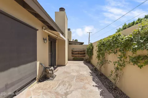 Exterior - 735 E Gardenia Dr, Phoenix, AZ 85020 photo 5 of 13