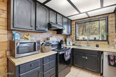 Kitchen - 210 E Sherwood Dr, Payson, AZ 85541 photo 2 of 3