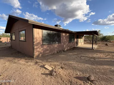 42845 N 7th Ave, New River, AZ 85087